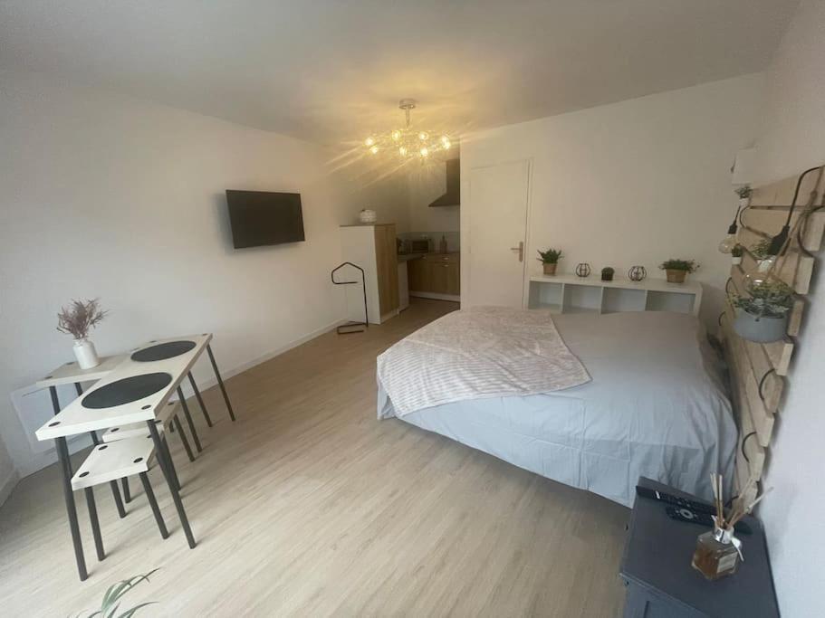 Studio Equipe Apartment Valenciennes Bagian luar foto
